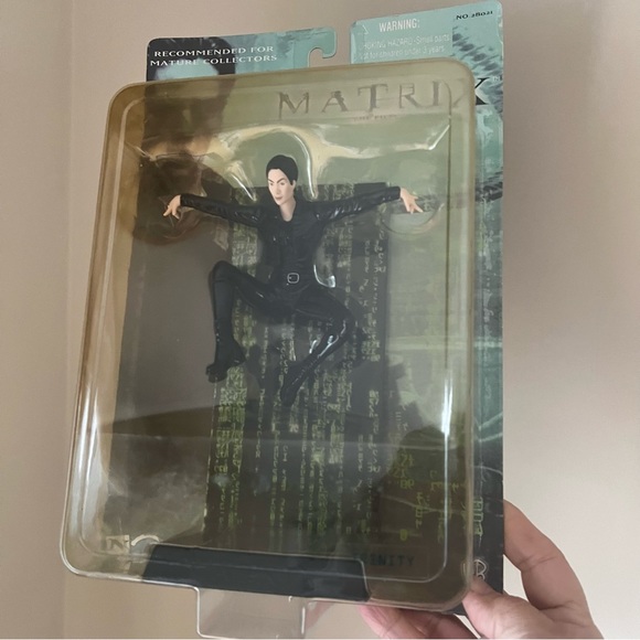 Matrix movie vintage toy Trinity figure by Warner Brothers item no. 28021 - Picture 2 of 10